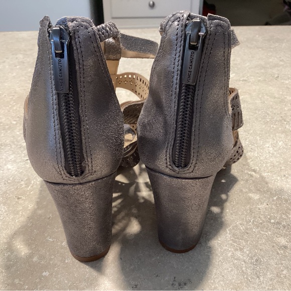 Vince Camuto silver metallic open toe gladiator style heels 7 1/2 - Picture 3 of 9